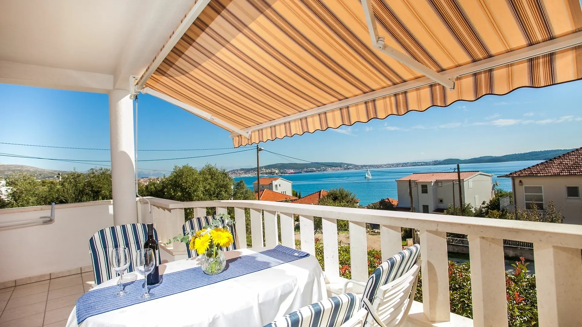 Apartments Barbara Trogir 0*,