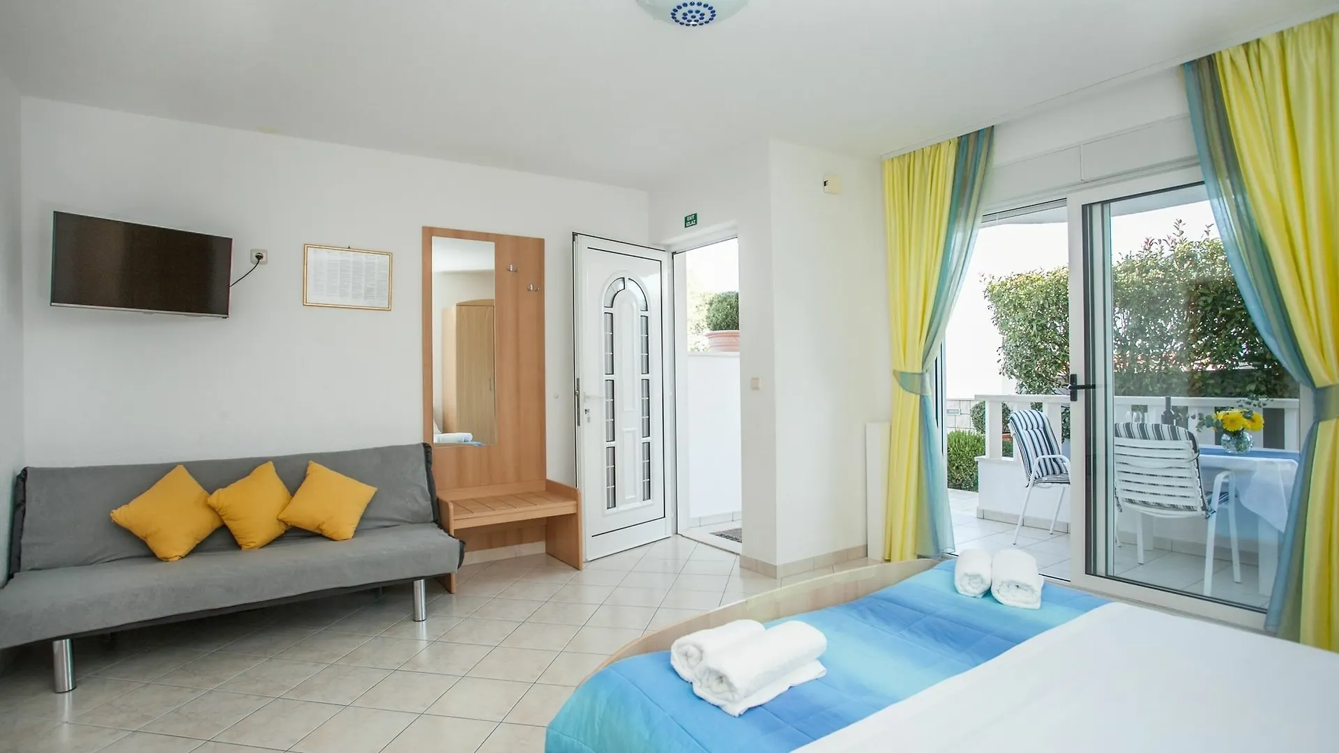 Apartments Barbara Trogir 0*,