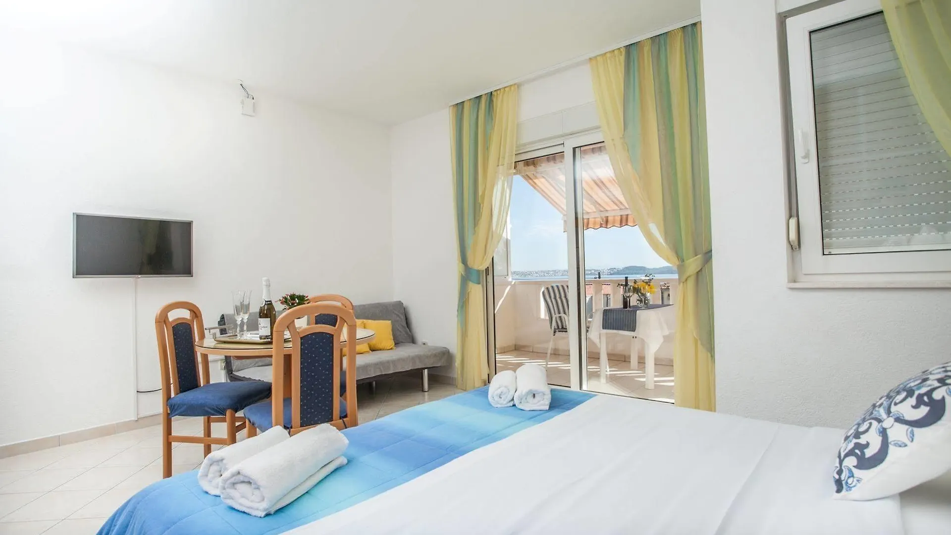 Apartments Barbara Trogir 0*,